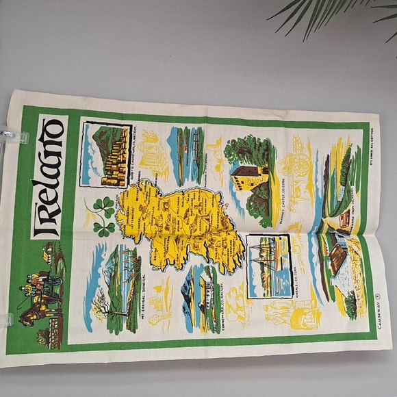 Vintage Irish Linen Tea Towel Ireland Landmark City Map NWOT 1980's - Picture 1 of 7
